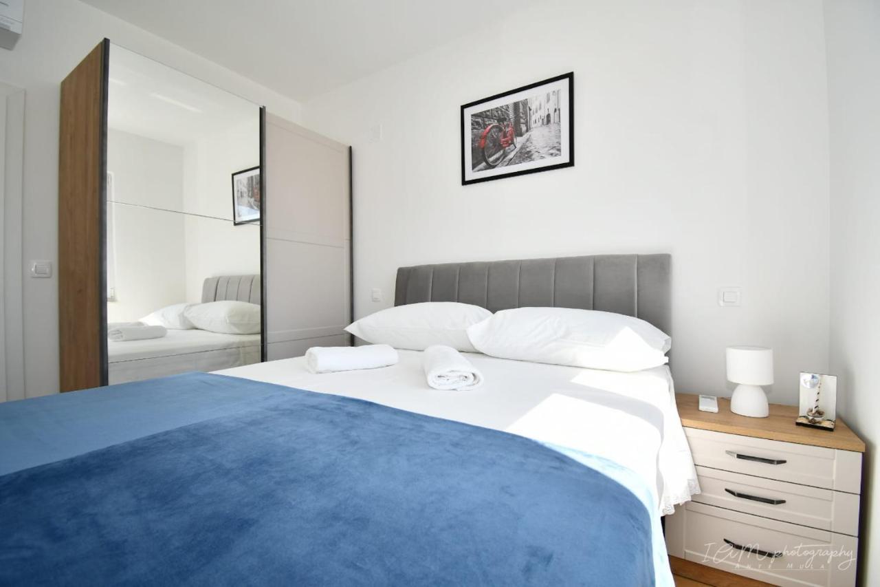 Apartments Lovor & Lavanda Kaštela Eksteriør bilde